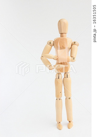 デッサン人形と絆創膏 16351505