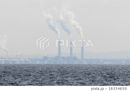 工場の煙突 16354650