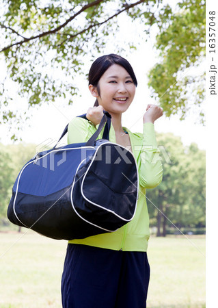 スポーツバッグ 女性  スポーツバッグ 女性  16357048
