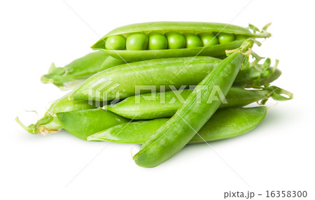 Pile of fresh green peas in the pods 16358300