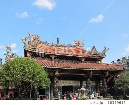 台湾 台北市 龍山寺(りゅうざんじ) 正殿 台湾 台北市 龍山寺(りゅうざんじ) 正殿 16359615
