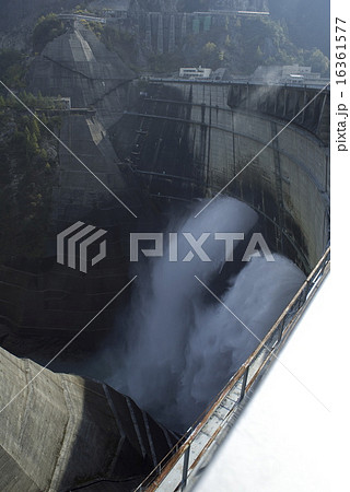 黒部ダム 16361577