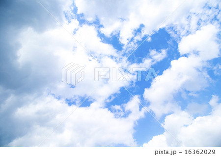 青い空と白い雲 16362029