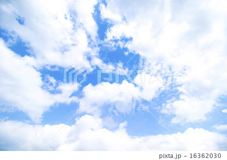 青い空と白い雲 16362030