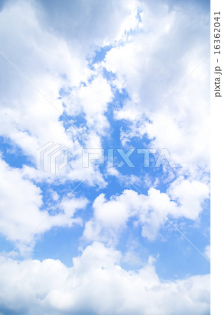 青い空と白い雲 16362041