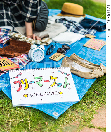 フリーマーケットのイメージ. 16363121