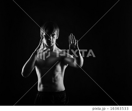 Kung Fu kata. Self-defense techniques. 16363533