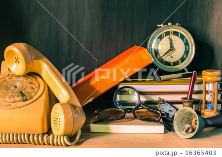 Phone and stationary 16365403