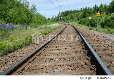 Railroad tracks curve Railroad tracks curve 16368921
