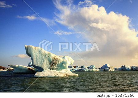 Jokulsarlon Lagoon 16371560