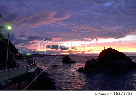 伊勢・鳥羽絶景シリーズ・二見の夕暮れ・その5 伊勢・鳥羽絶景シリーズ・二見の夕暮れ・その5 16371752