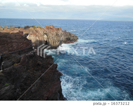 断崖の海 16373212