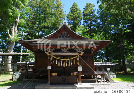 信州　松本　重要文化財「筑摩神社」　拝殿（県宝）横 16380454