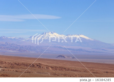 南米チリ北部アタカマ高地から望むアンデス山脈 16384285