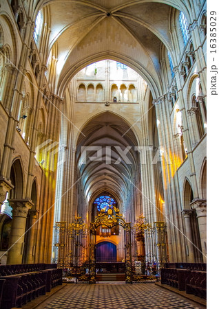 Laon Cathedral inside building in  Laon, France 16385029