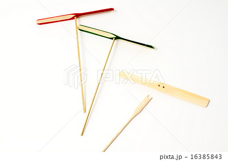 昭和の遊び道具 竹とんぼの写真素材