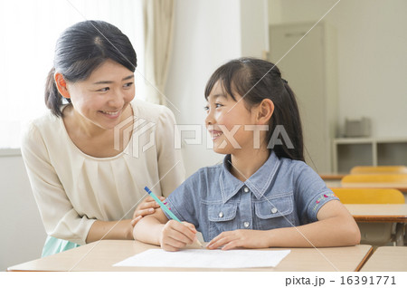 小学生と先生 小学生と先生 16391771