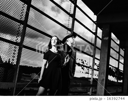 Relationship, man and woman, urban theme Relationship, man and woman, urban theme 16392744