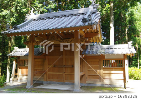 信州　松本　重要文化財「牛伏寺」　再建惣門 16393328