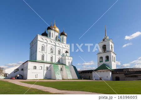 Trinity Cathedral and belfry in Pskov Kremlin 16396005