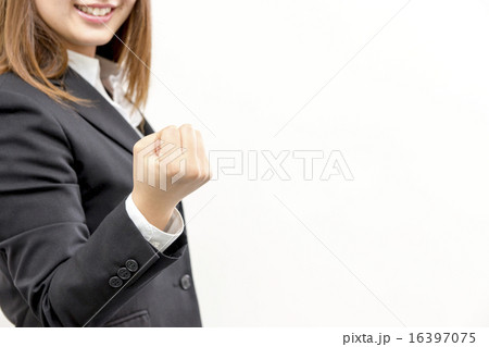 ガッツポーズする女性 ガッツポーズする女性 16397075
