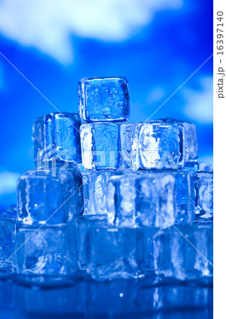 Background with ice cubes, cold and fresh concept Background with ice cubes, cold and fresh concept 16397140
