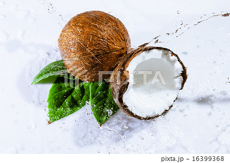 cracked coconut 16399368