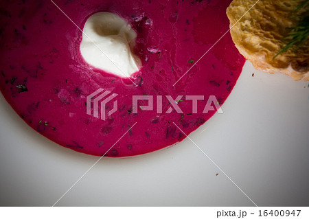 Cold summer Beets soup 16400947