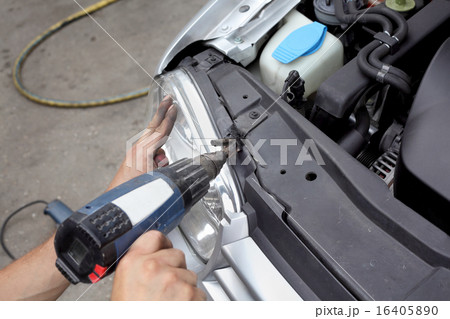 Car servicing, broken light repairing Car servicing, broken light repairing 16405890