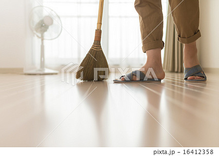 掃き掃除 掃き掃除 16412358