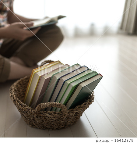 本のある暮らし 16412379
