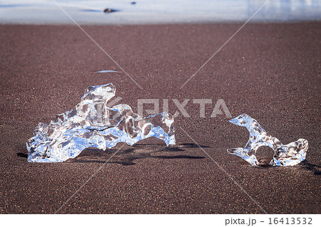 Fragment of iceberg on Jokulsarlon beach, Iceland 16413532