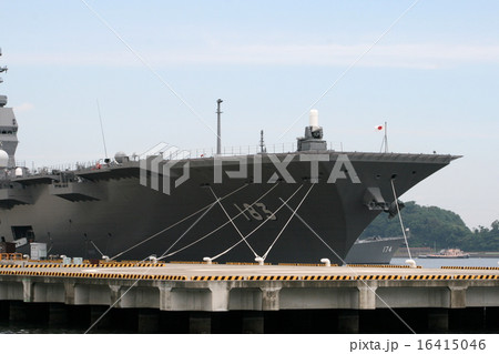 横須賀に配属された巨大護衛艦「いずも」の入港風景 横須賀に配属された巨大護衛艦「いずも」の入港風景 16415046