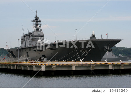 横須賀に配属された巨大護衛艦「いずも」の入港風景 16415049
