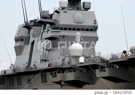 横須賀に配属された巨大護衛艦「いずも」の入港風景 横須賀に配属された巨大護衛艦「いずも」の入港風景 16415050