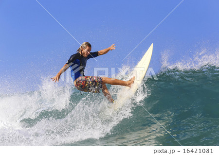 Surfing a wave 16421081