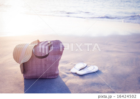bag with sunhat and flip flop 16424502