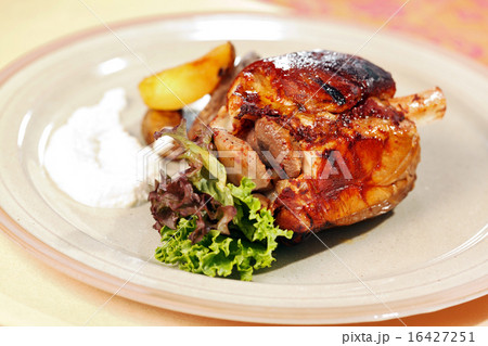 roasted pork knuckle with potatoes 16427251