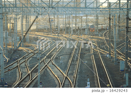railroad rails path train station wire 16429243