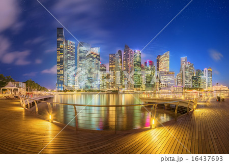 Singapore Skyline and view of Marina Bay 16437693
