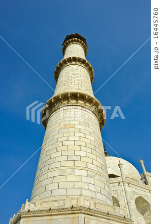 One of Minaret in Taj Mahal, India 16445760