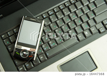 mobile on laptop mobile on laptop 16447368