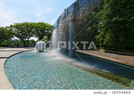 青空が広がる和田倉噴水公園 青空が広がる和田倉噴水公園 16454660