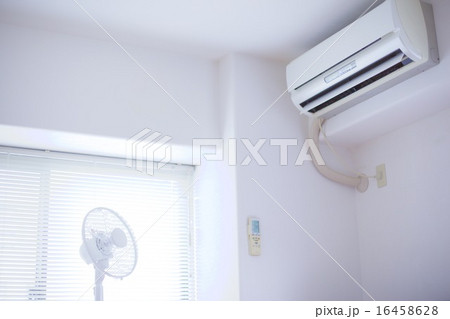 エアコンと扇風機 エアコンと扇風機 16458628