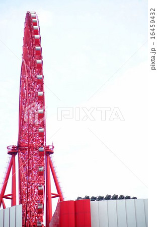 大阪梅田の赤い観覧車 大阪梅田の赤い観覧車 16459432