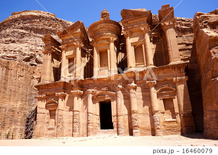 世界遺産のペトラ遺跡 世界遺産のペトラ遺跡 16460079