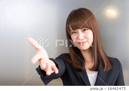 一緒へ向かおう未来へ 微笑み 一緒へ向かおう未来へ 微笑み 16462475