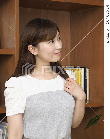 若い女性 16462524