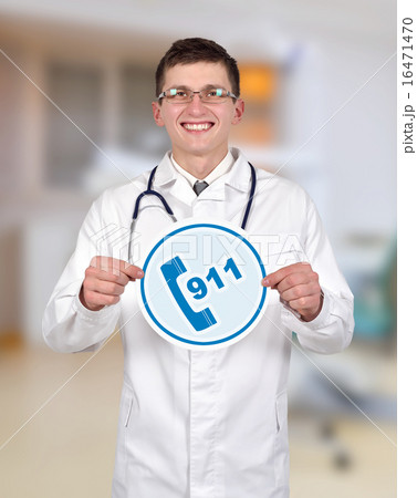 doctor holding 911 symbol doctor holding 911 symbol 16471470