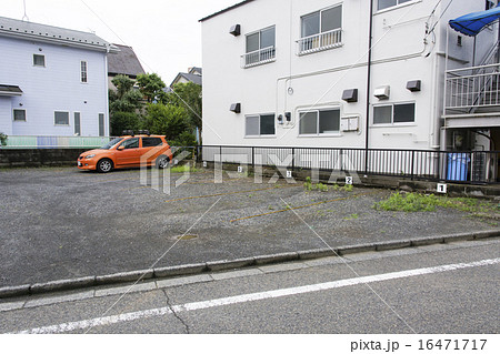 駐車場に有効利用した空き地 16471717